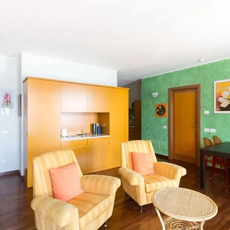 The Orange Spot Apartment Argegno